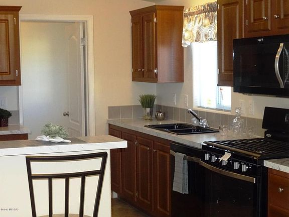 3rd image of 3833 N Fairview Ave Unit 28