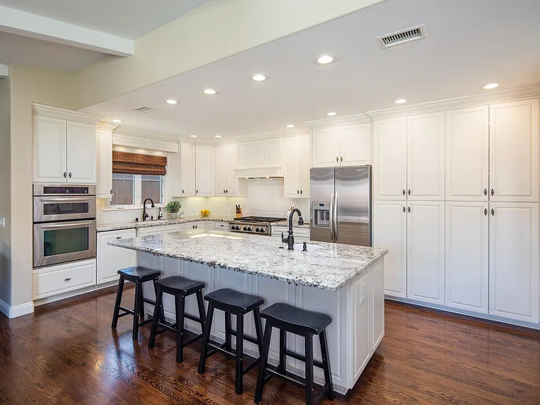 871 Coronado Ave — Photo 10