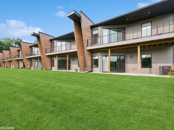 190 Yard Perfect Dr, La Porte, IN 46350