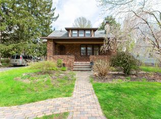 22 Ethel Pl, Metuchen, NJ 08840
