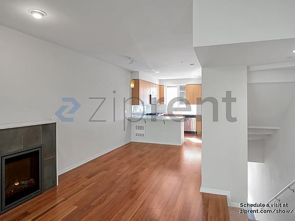 4th image of 15240 NE 81st Way Unit 105