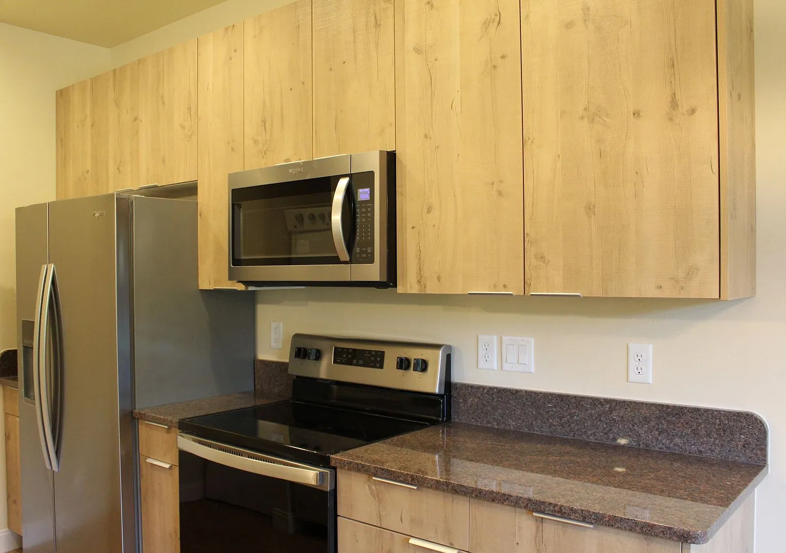 200 E Malibu Dr — Photo 2
