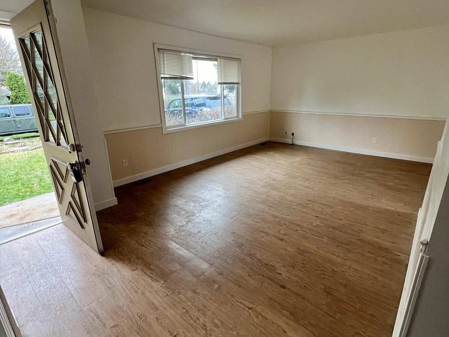 7168 N Colfax St — Photo 3