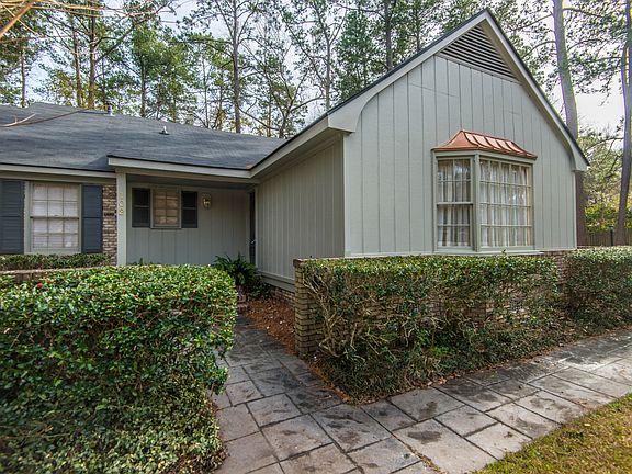 3rd image of 102 Candlewood Ct