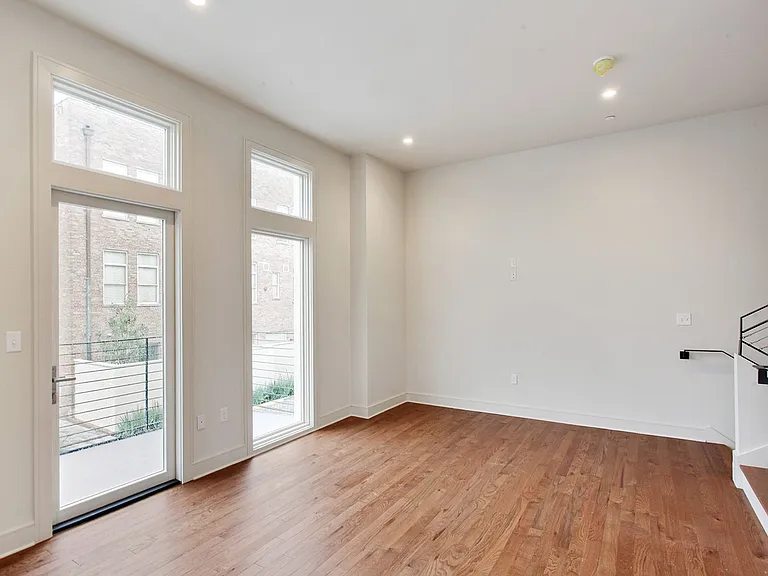 The Academy Luxury Apartments and Townhomes — Photo 48