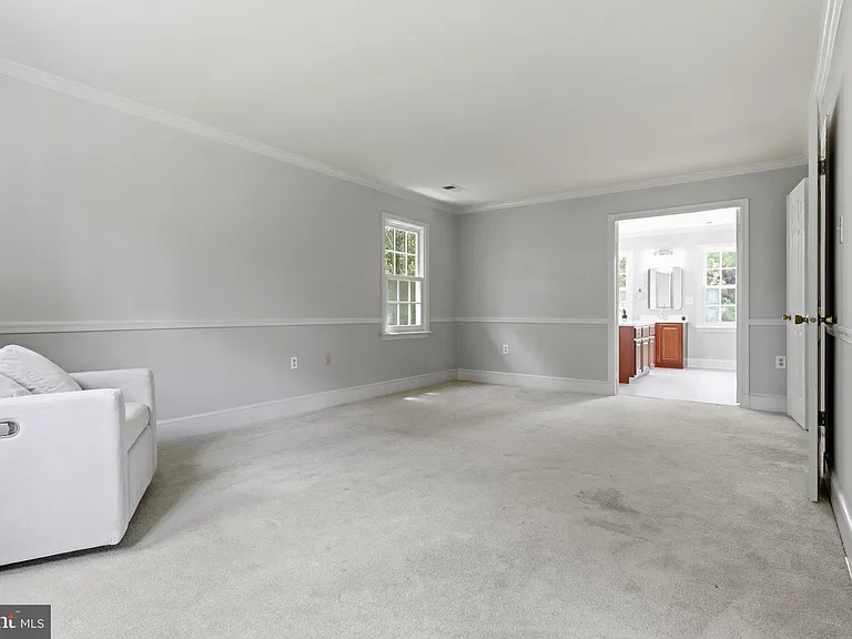 6817 Jeremiah Ct — Photo 22