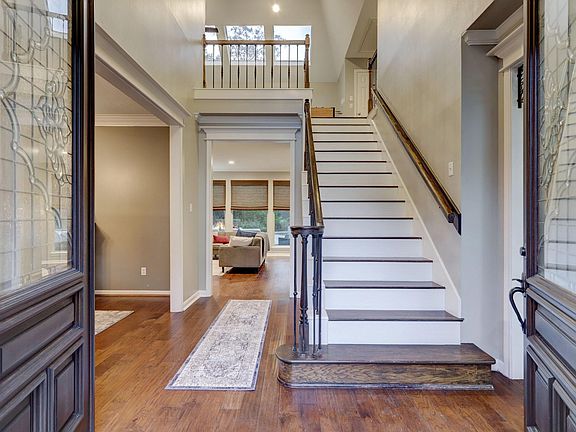 4th image of 5106 Oak Fair Dr