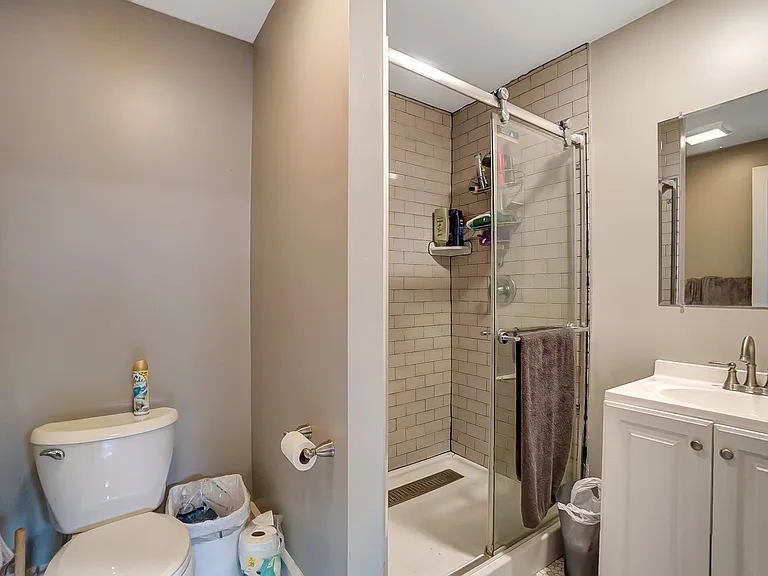 350 Volkert Ave — Photo 14