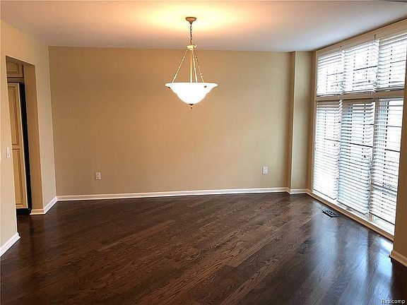4th image of 4076 Willoway Place Dr #1