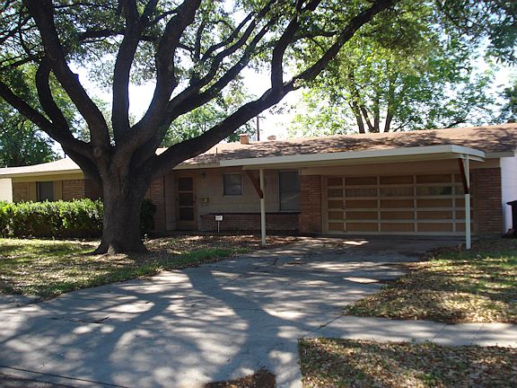 1st image of 210 E Crestline Dr
