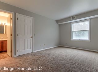 555 Alison Dr APT 11, Hummelstown, PA 17036