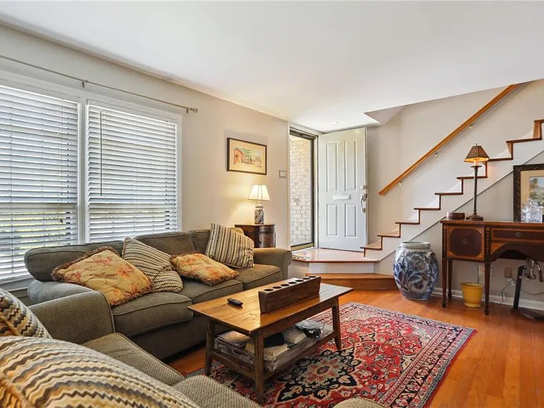 73 La Rue Pl NW — Photo 5