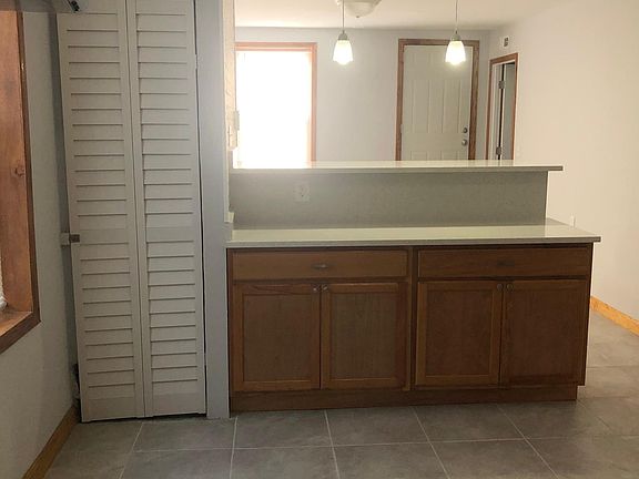 4th image of 2130 S Fairfield Ave #1