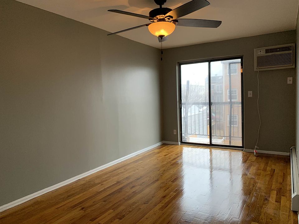 1st image of 713 E 85th St #402