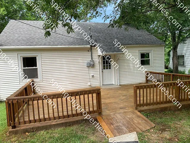 2 bed, 884 sqft, $870 — Photo 2