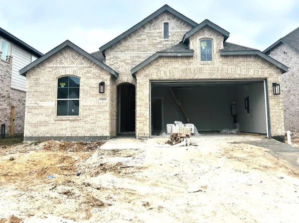 17919 Pathway Forest Ln, Webster, TX 77598