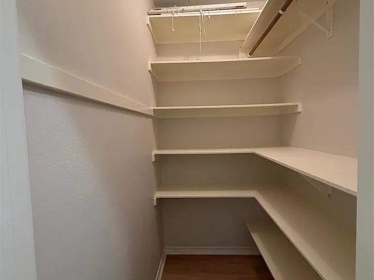 11 Lords Cir — Photo 17