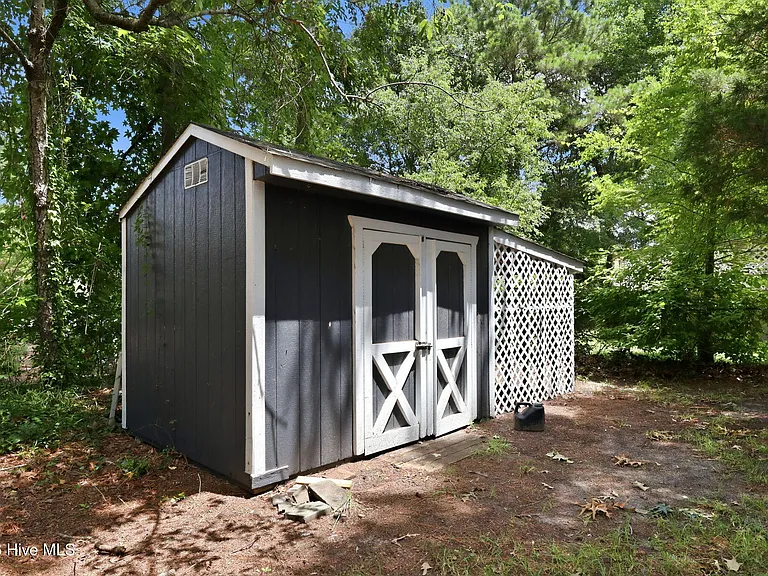 552 Swansboro Loop Rd — Photo 31