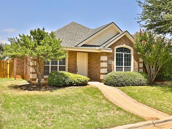2nd image of 3924 Garden Grove Ln