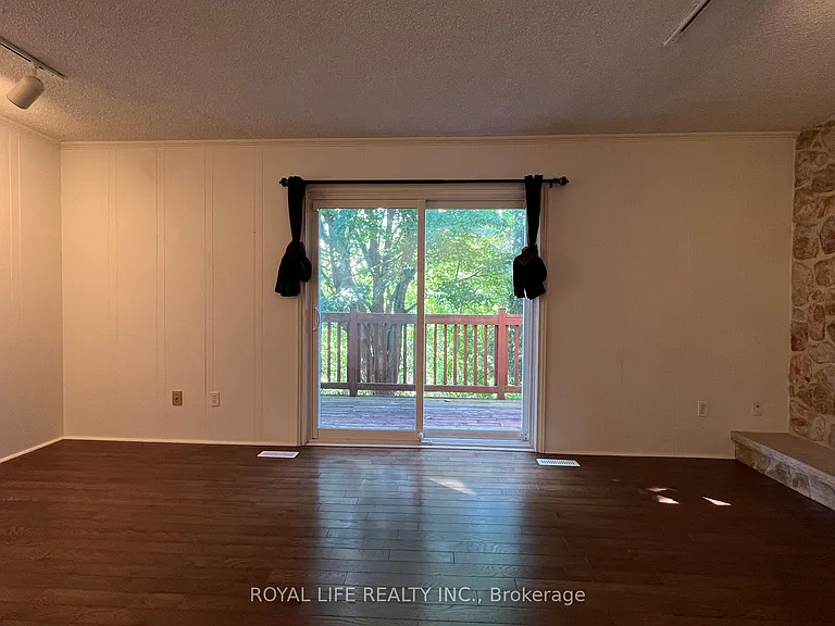 10 Saddletree Dr — Photo 11