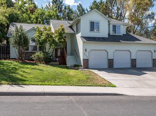 3536 SW Wickiup Ave, Redmond, OR 97756