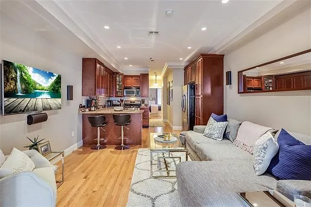 805 Willow Ave #3R — Photo 8