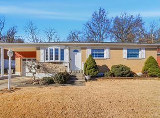 5727 Kroegermount Dr, Cincinnati, OH 45239