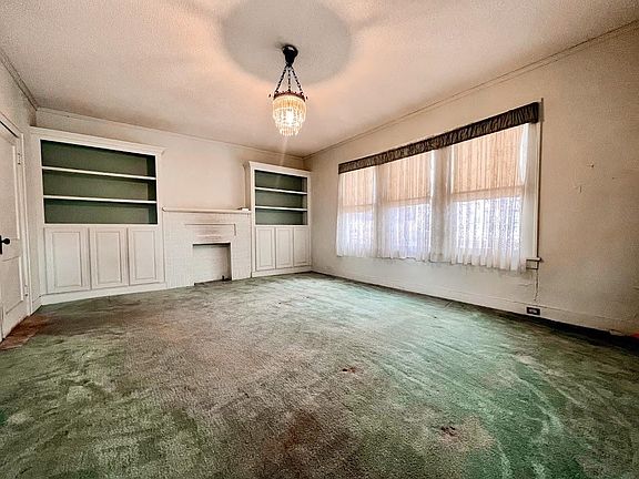 4th image of 1723 County Ave
