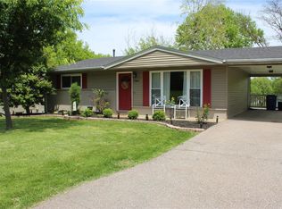 1364 Craig Rd, Saint Louis, MO 63146