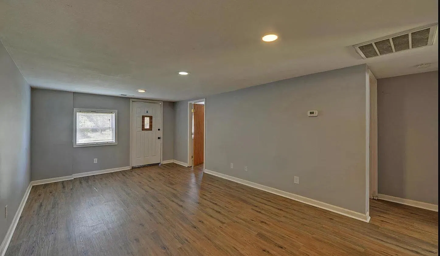 1 bed, 700 sqft, $1,000 — Photo 4