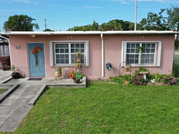 821 E 16th Pl, Hialeah, FL 33010