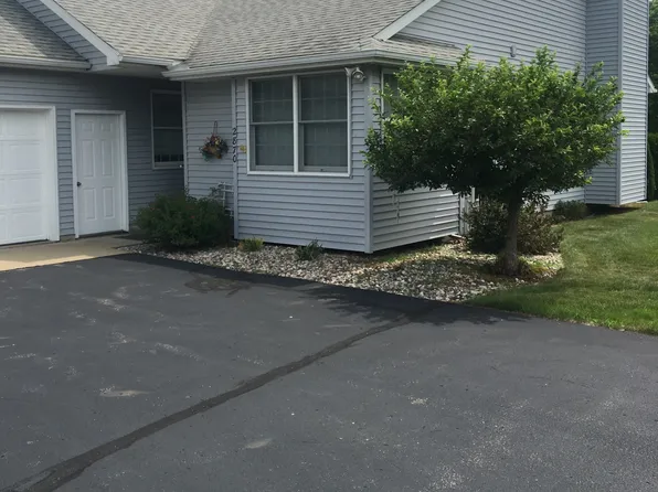 2870 Twelve Oaks Dr, Charlotte, MI 48813