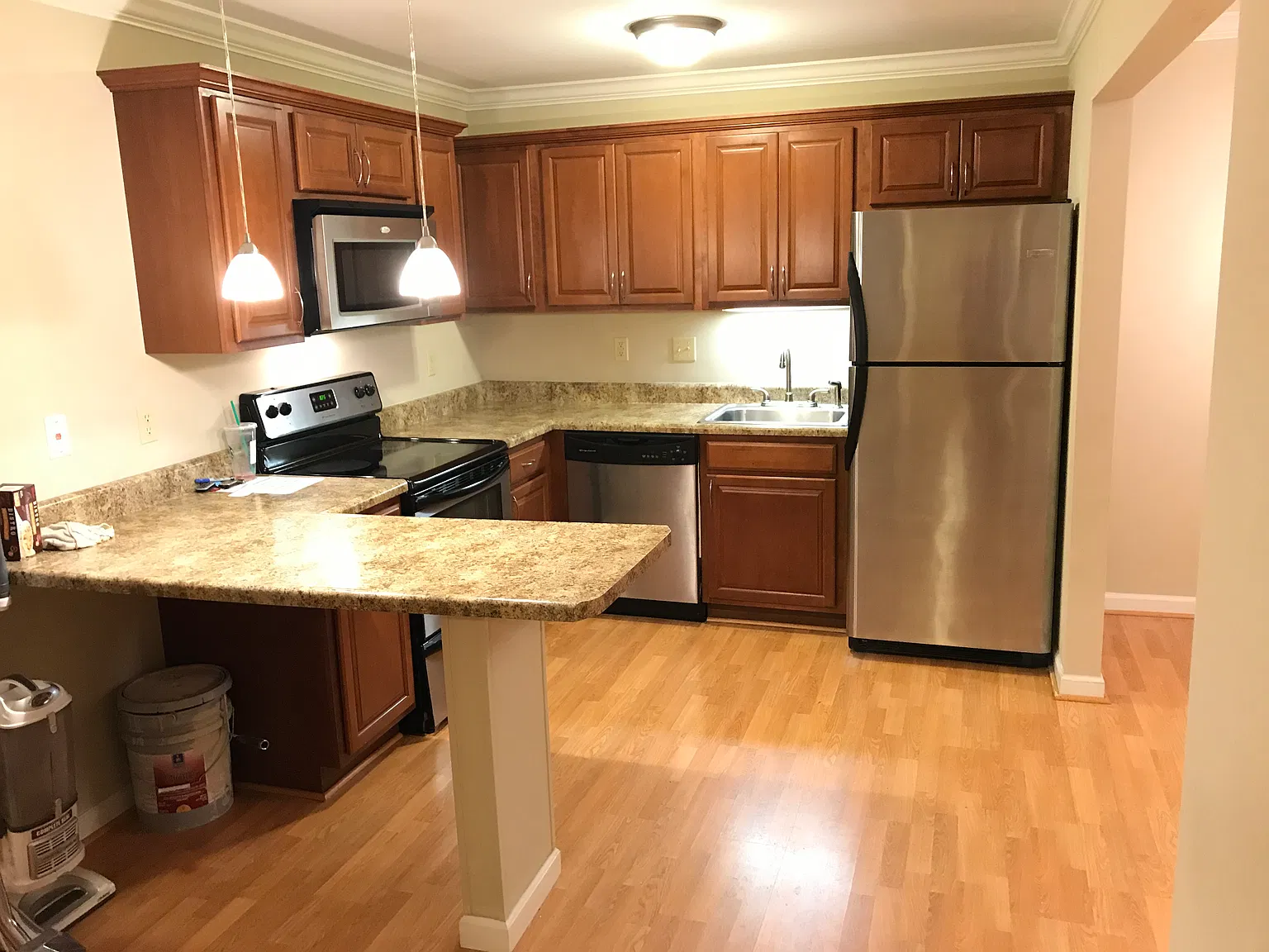 2 bed, 800 sqft, $1,195 — Photo 2