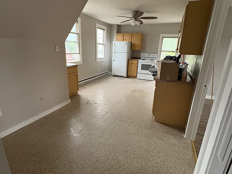 937 N Main St #3 — Photo 5