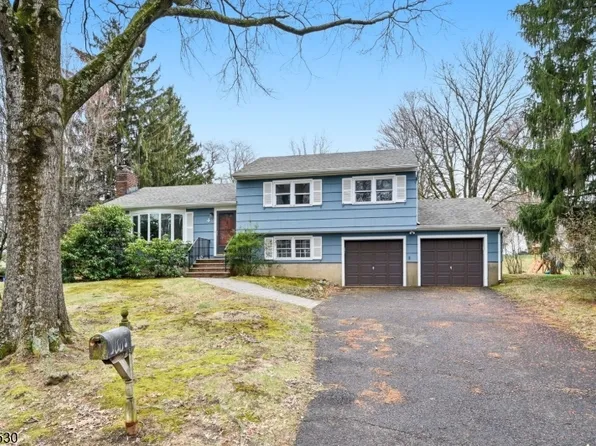 4 Briarcliff Rd, Morris Plains Boro, NJ 07950
