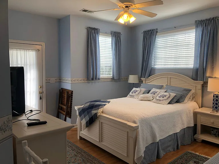 4430 Lady Banks Ln — Photo 15