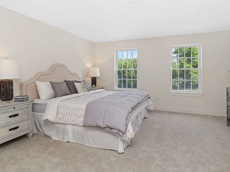 724 Derby Ln — Photo 15