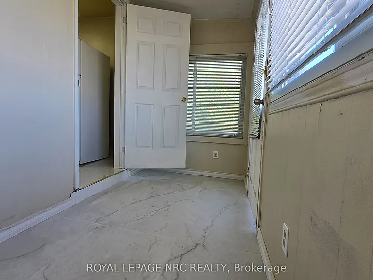 4425 Hiram St — Photo 28