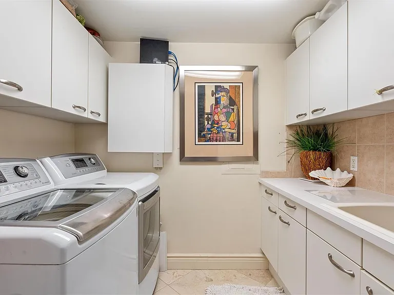 209 N Birch Rd #401 — Photo 17
