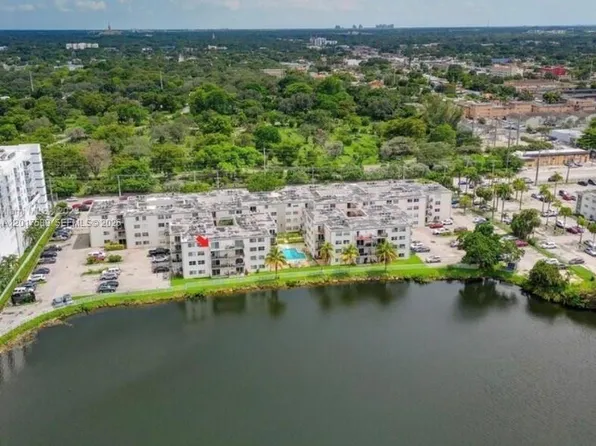 5501 NW 7th St APT E412, Miami, FL 33126