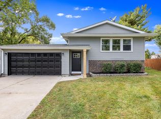 1136 W 72nd Cir, Merrillville, IN 46410