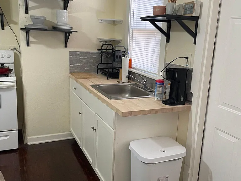 519 Grove St N #3 — Photo 5