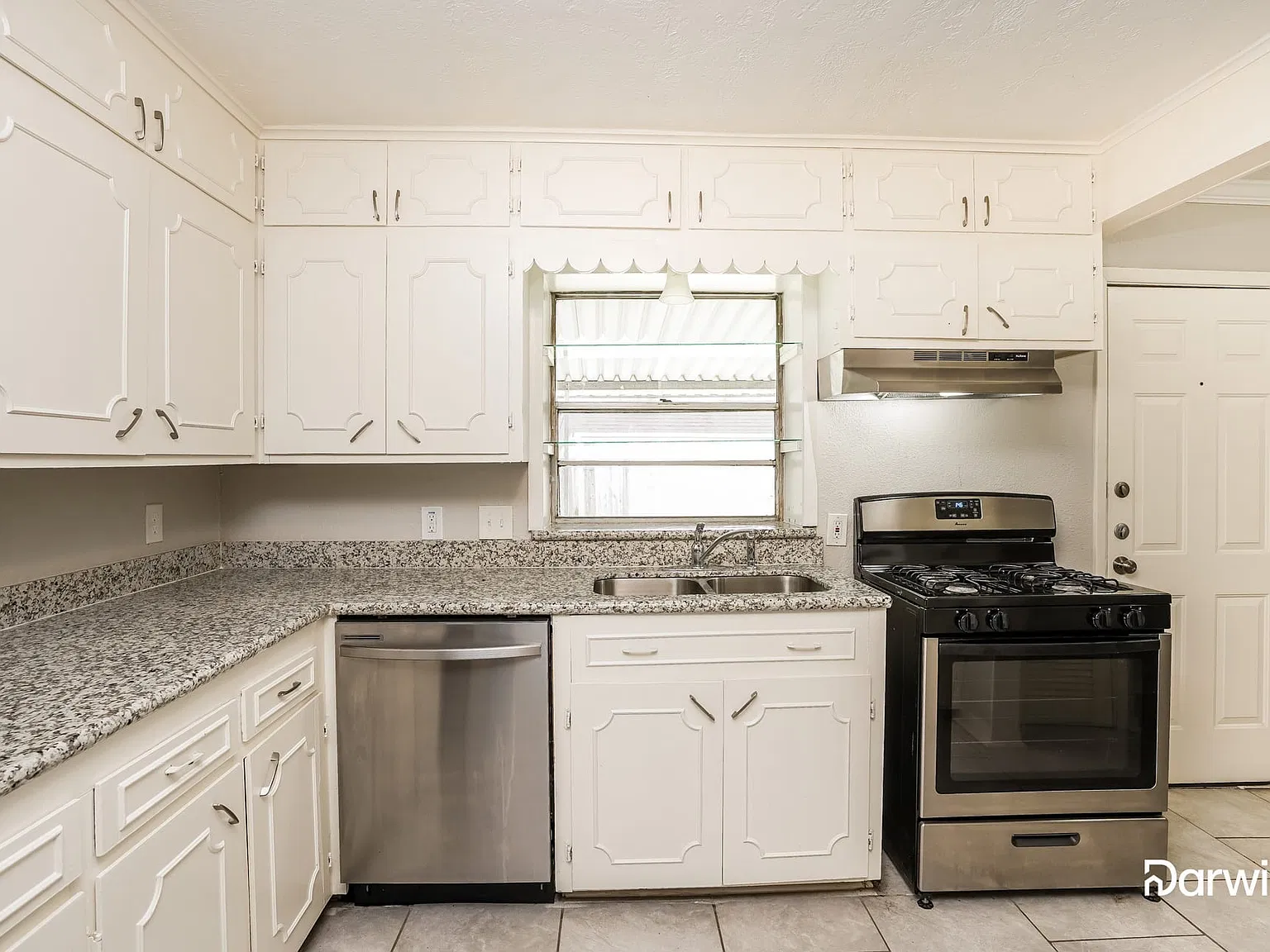 4 bed, 2.0 bath, 1471 sqft, $1,845 — Photo 3