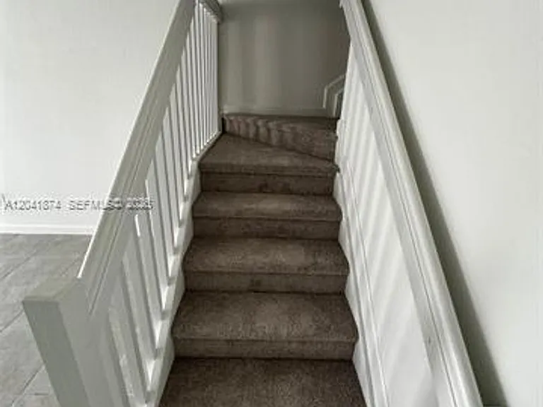 285 SW 159th Ln — Photo 16
