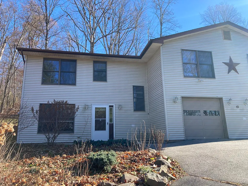 42 Bender Rd #B