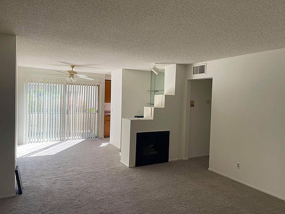5th image of 12701 Moorpark St APT 207