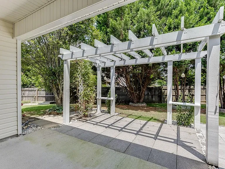 2464 Laurelfield Dr — Photo 34