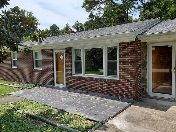 3rd image of 206 Westover Ln
