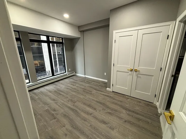 37 Center St — Photo 16