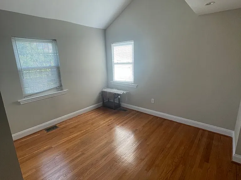 5032 E Capitol St NE — Photo 17